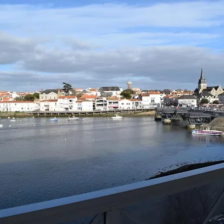 アパート Cote Et Vie - Et Garage サン・ジル・クロワ・ド・ヴィ