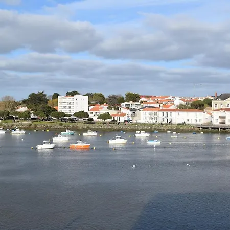 Cote Et Vie - Et Garage サン・ジル・クロワ・ド・ヴィ