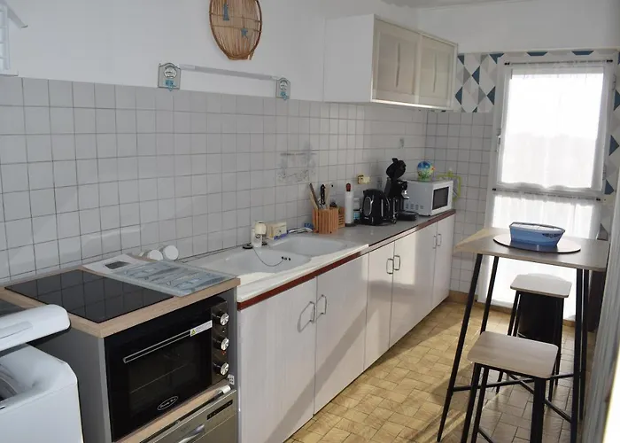 Cote Et Vie - Et Garage * サン・ジル・クロワ・ド・ヴィ