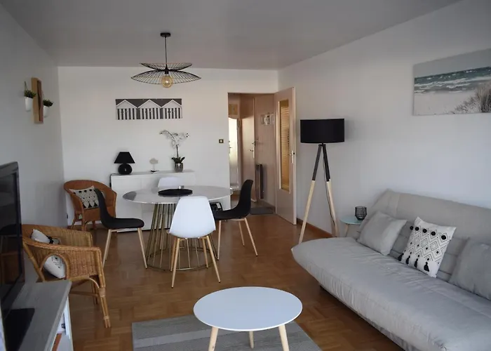 Cote Et Vie - Et Garage سانت جيل كروا دي فيي